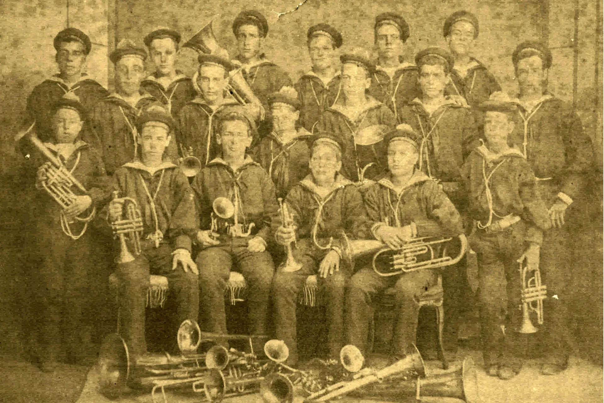 A Real Fanfarra de Caneças, fotografada entre 1880 e 1882