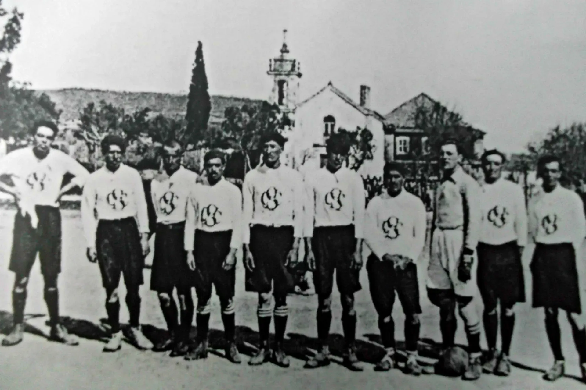 Fotografia de grupo do Clube Sportivo de Caneças, em 1925
