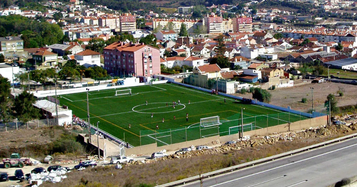 Vista panorâmica do relvado do Campo da Lapa